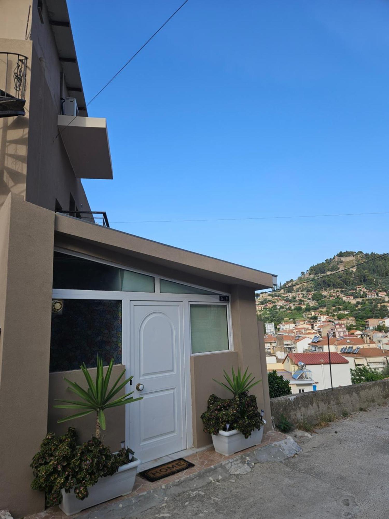 Με Θέα Το Κάστρο Apartamento Nafpaktos Exterior foto
