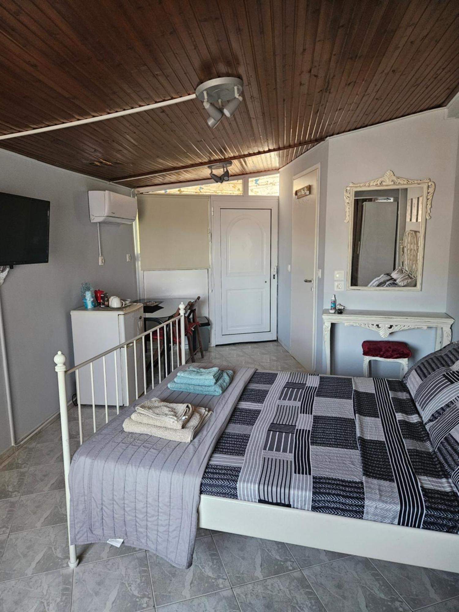 Με Θέα Το Κάστρο Apartamento Nafpaktos Exterior foto